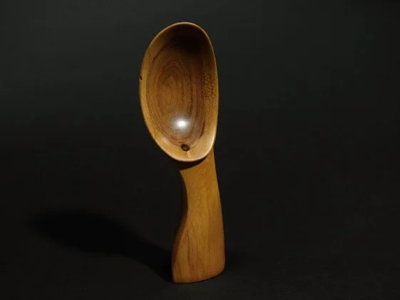 Krásná originální lžíce z kousku dřeva švestky